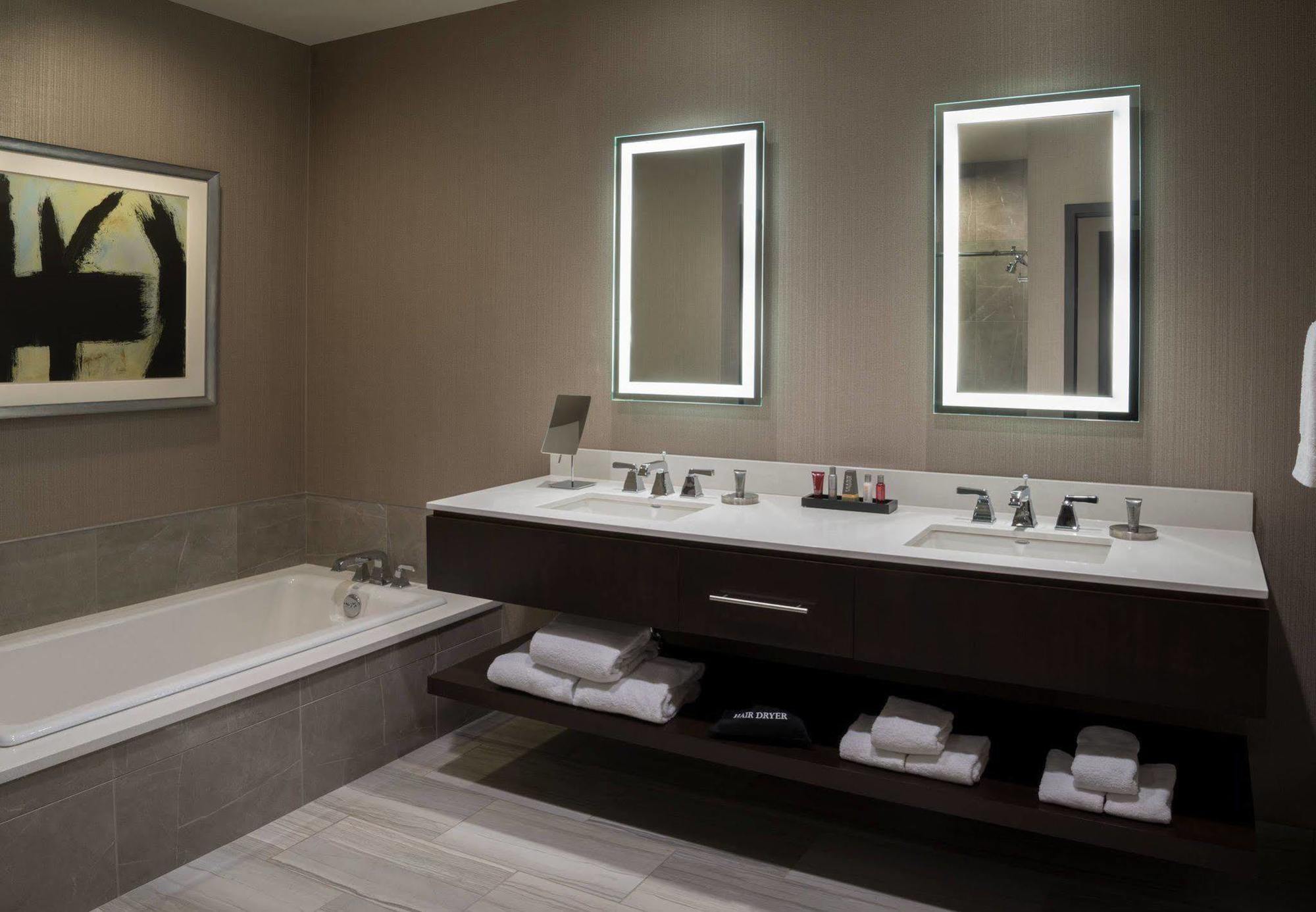 Buffalo Marriott At Lecom Harborcenter Buitenkant foto